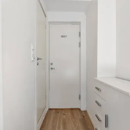 Lys 1-roms Hybelleilighet Med Sentral Beliggenhet I Kvaernerbyen Oslo